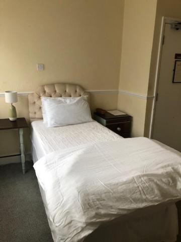 Baker Arms Hotel Hertford Bagian luar foto